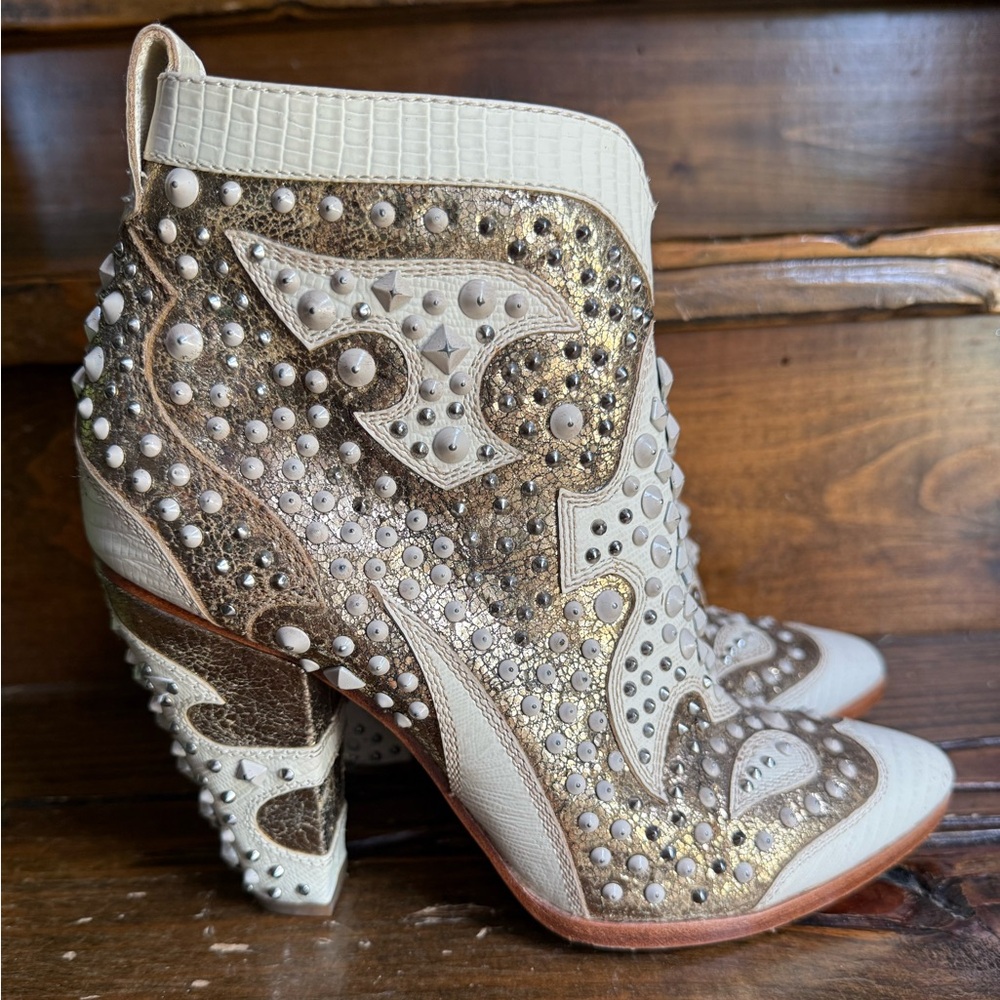 Frye Remy Deco Studded Bootie, 8.5 Women’s White Gold Side Zip - Picture 3 of 11